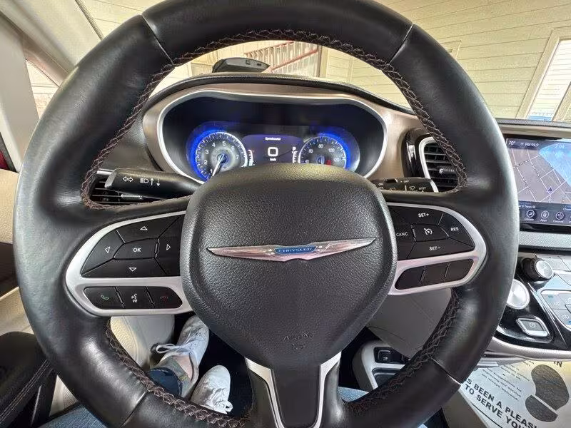 2018 Chrysler Pacifica - 2C4RC1EG8JR234615 - Image #30