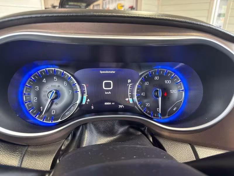 2018 Chrysler Pacifica - 2C4RC1EG8JR234615 - Image #32