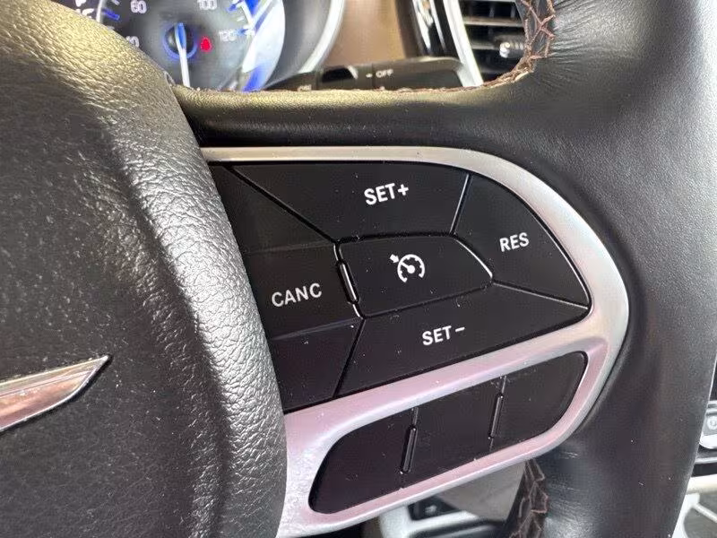 2018 Chrysler Pacifica - 2C4RC1EG8JR234615 - Image #33