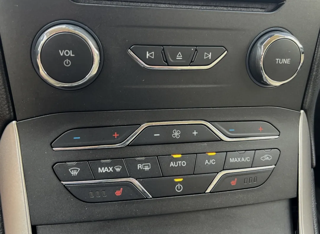 2018 Ford Edge - 2FMPK4J87JBB72557 - Image #29