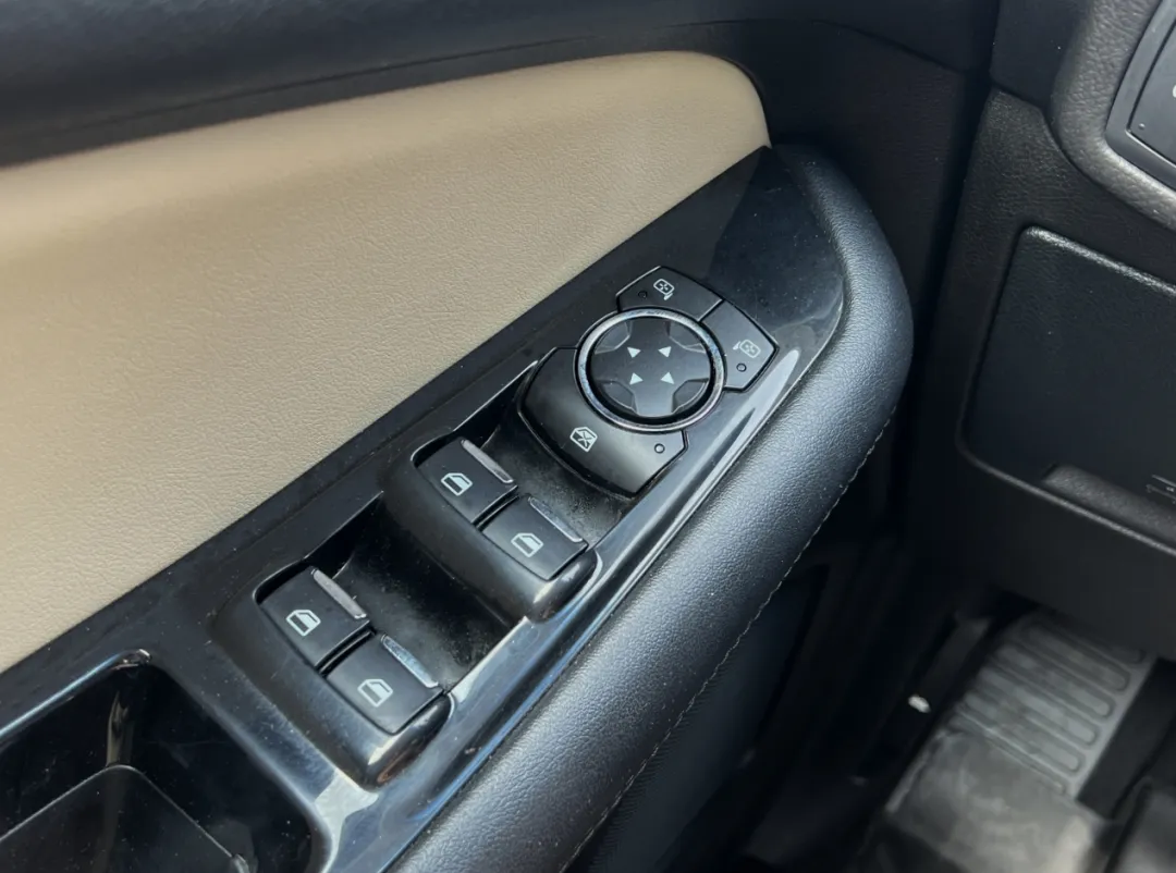 2018 Ford Edge - 2FMPK4J87JBB72557 - Image #31