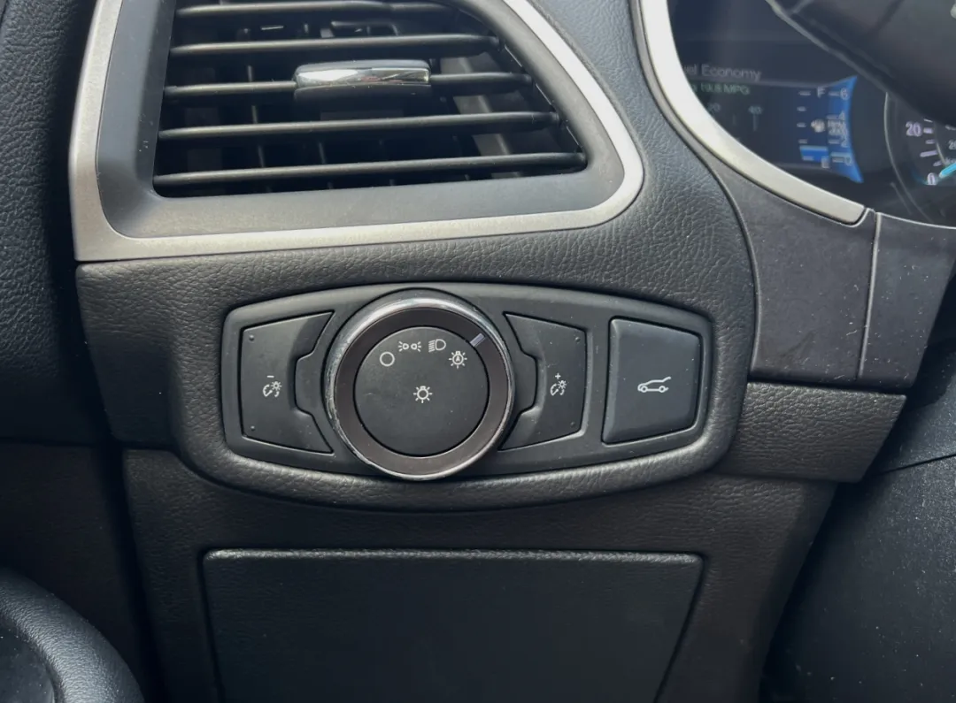 2018 Ford Edge - 2FMPK4J87JBB72557 - Image #33