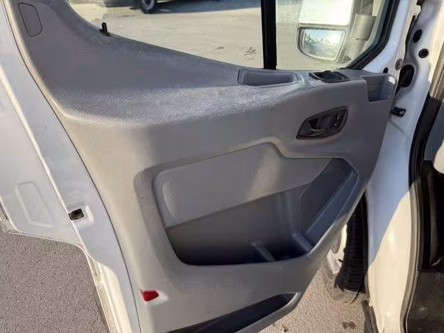 2018 Ford Transit - 1FTYR2CM2JKA54814 - Image #10