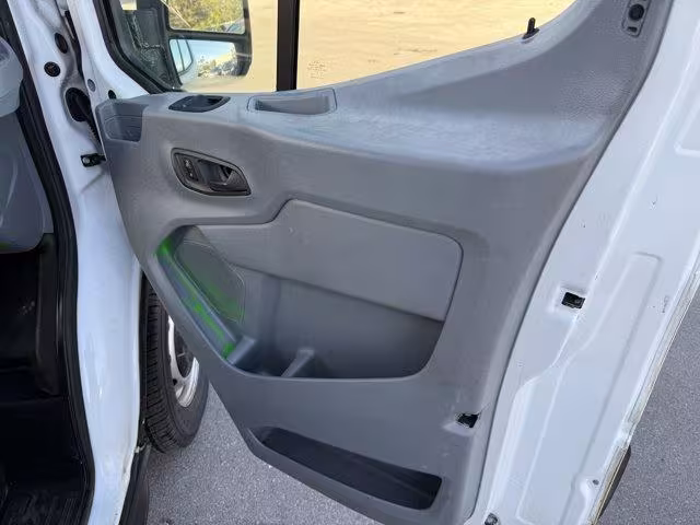 2018 Ford Transit - 1FTYR2CM2JKA54814 - Image #12