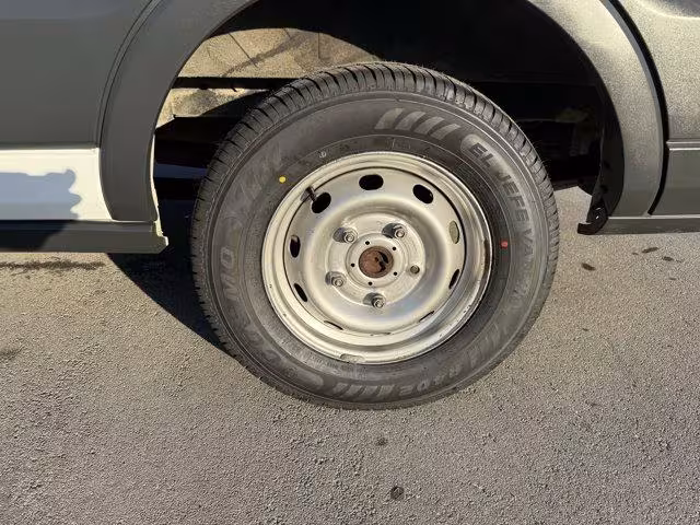 2018 Ford Transit - 1FTYR2CM2JKA54814 - Image #16