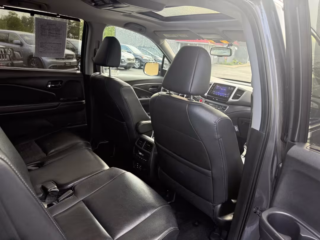 2018 Honda Pilot - 5FNYF6H83JB033527 - Image #30