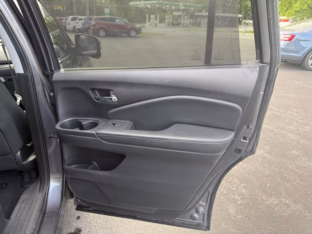 2018 Honda Pilot - 5FNYF6H83JB033527 - Image #31