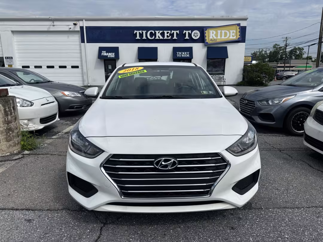 2018 Hyundai Accent - 3KPC24A34JE020851 - Image #2