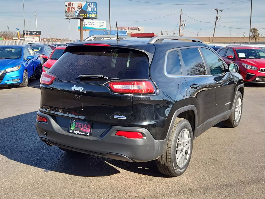 2018 Jeep Cherokee - 1C4PJLCB3JD566867 - Image #1