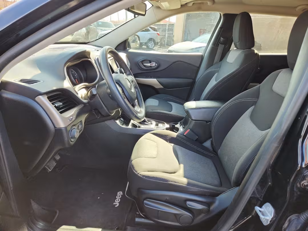 2018 Jeep Cherokee - 1C4PJLCB3JD566867 - Image #6