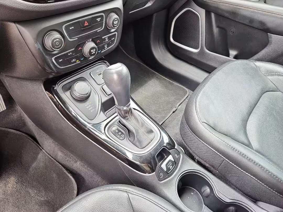 2018 Jeep Compass - 3C4NJDCB4JT135543 - Image #12