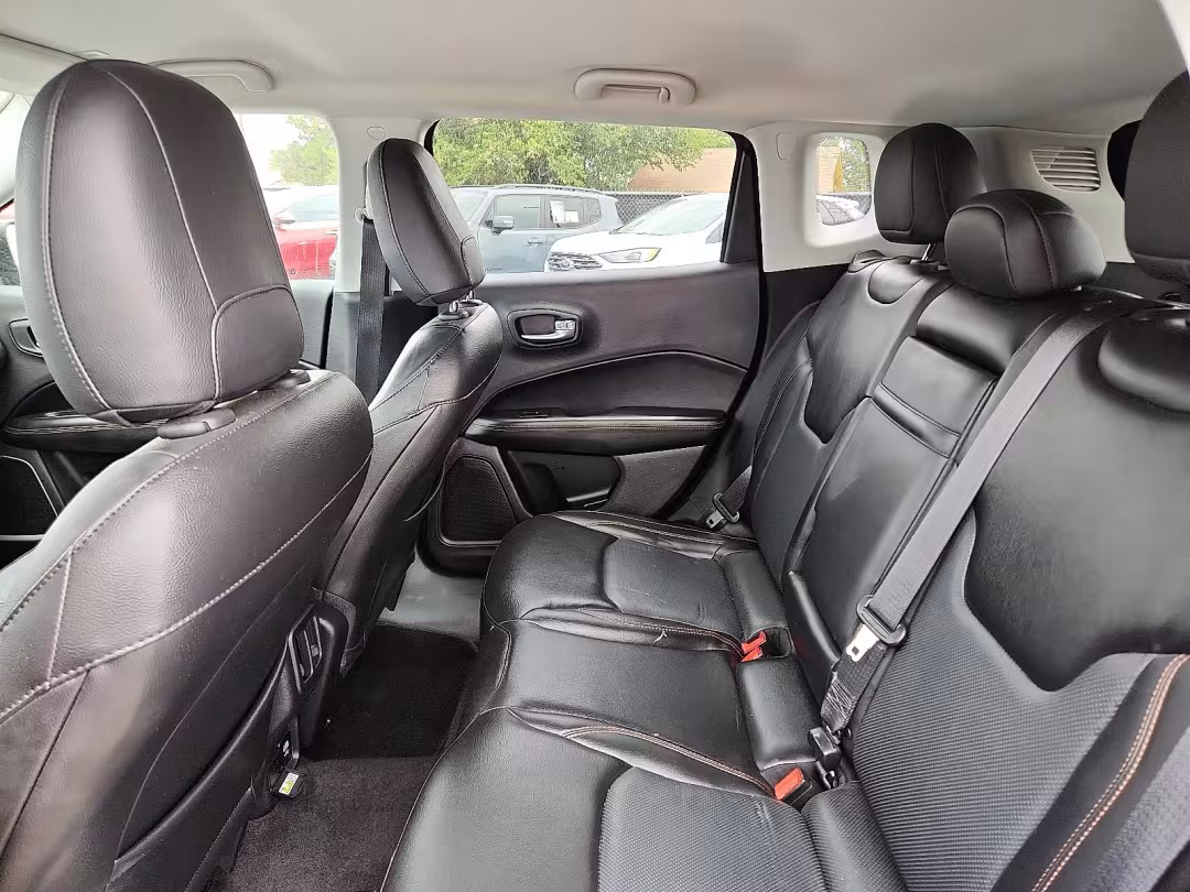 2018 Jeep Compass - 3C4NJDCB4JT135543 - Image #5