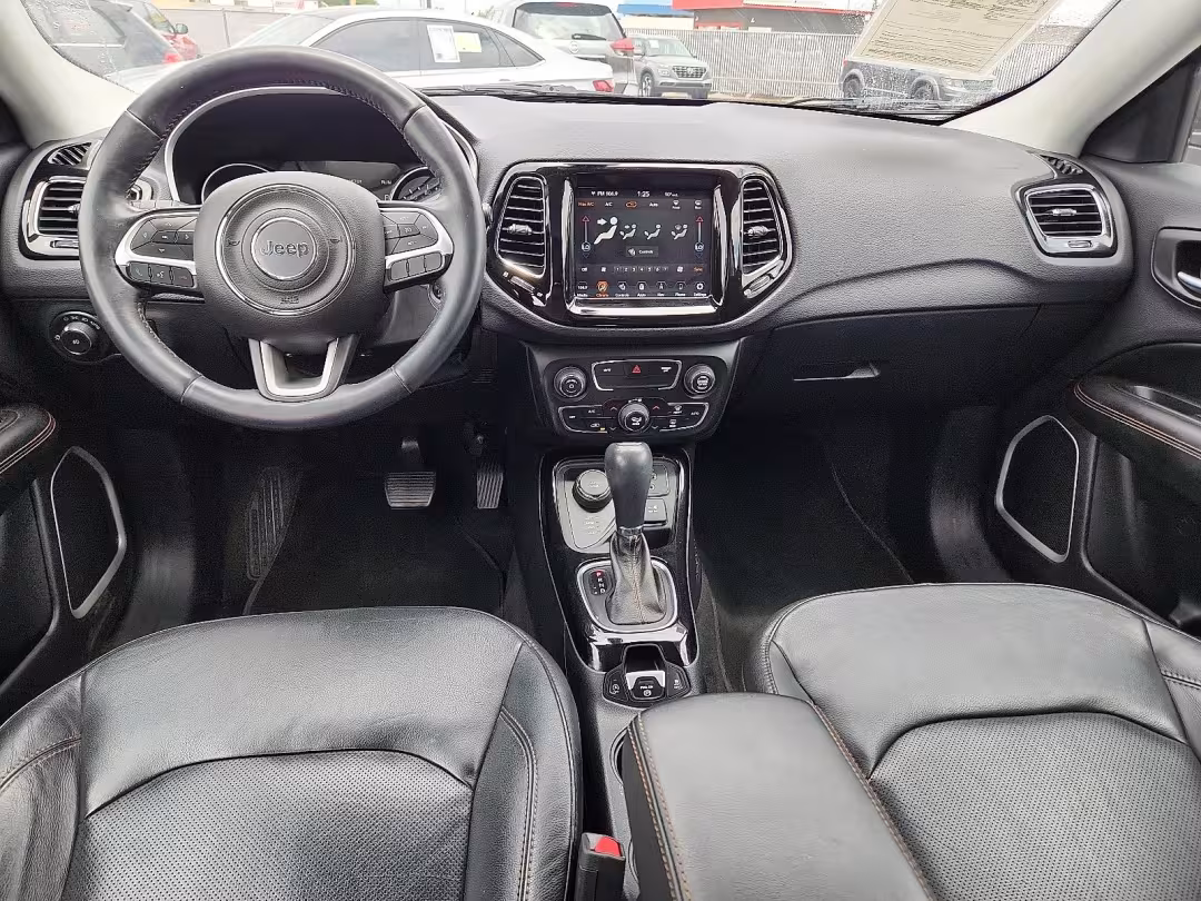 2018 Jeep Compass - 3C4NJDCB4JT135543 - Image #6