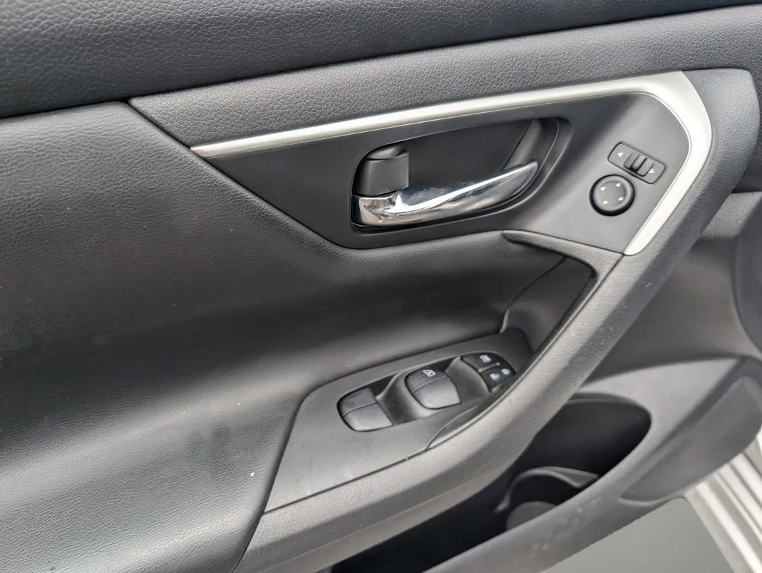 2018 Nissan Altima - 1N4AL3AP8JC146029 - Image #9