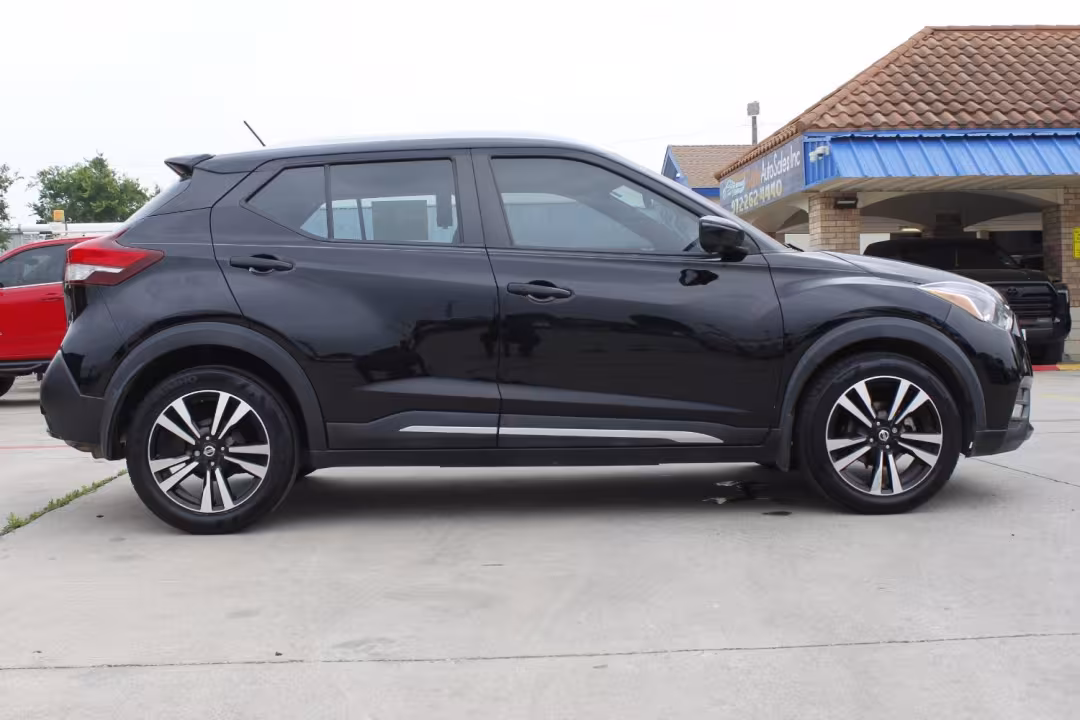 2018 Nissan Kicks - 3N1CP5CU8JL536870 - Image #10