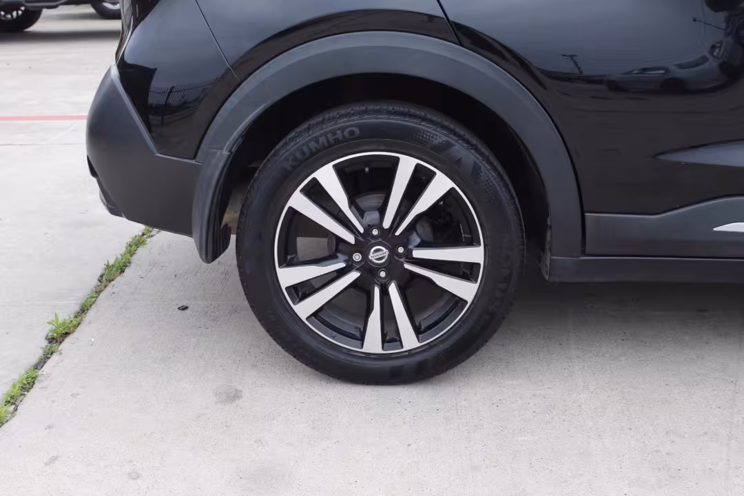 2018 Nissan Kicks - 3N1CP5CU8JL536870 - Image #12