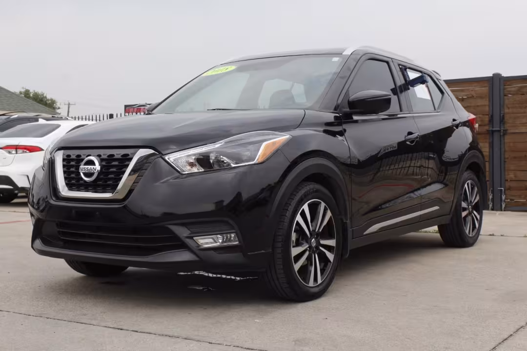 2018 Nissan Kicks - 3N1CP5CU8JL536870 - Image #2