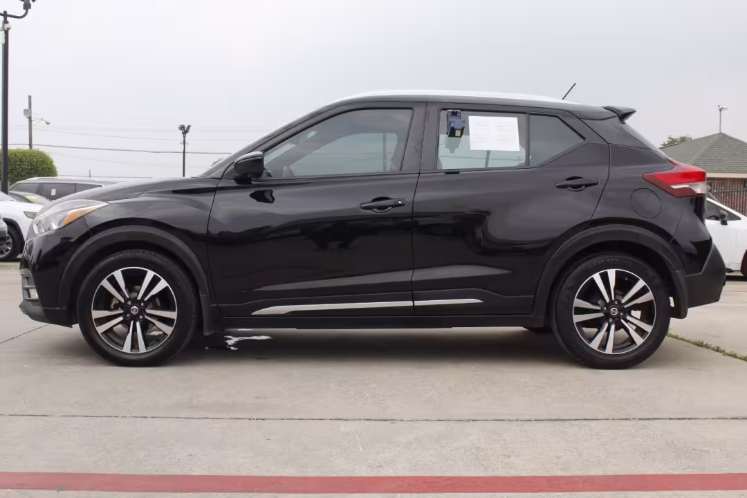 2018 Nissan Kicks - 3N1CP5CU8JL536870 - Image #3