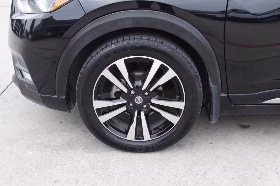 2018 Nissan Kicks - 3N1CP5CU8JL536870 - Image #4