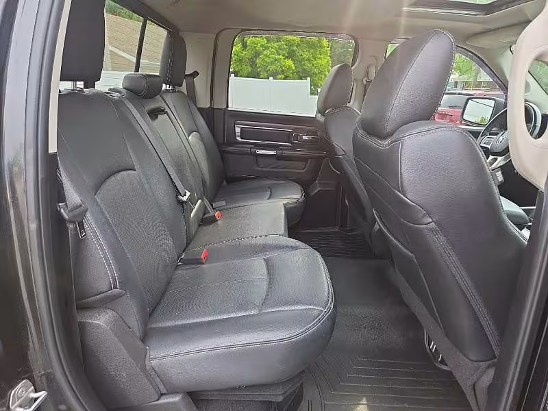 2018 Ram 1500 - 1C6RR7NM5JS355423 - Image #14