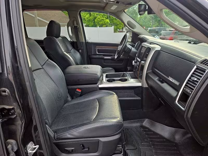 2018 Ram 1500 - 1C6RR7NM5JS355423 - Image #18