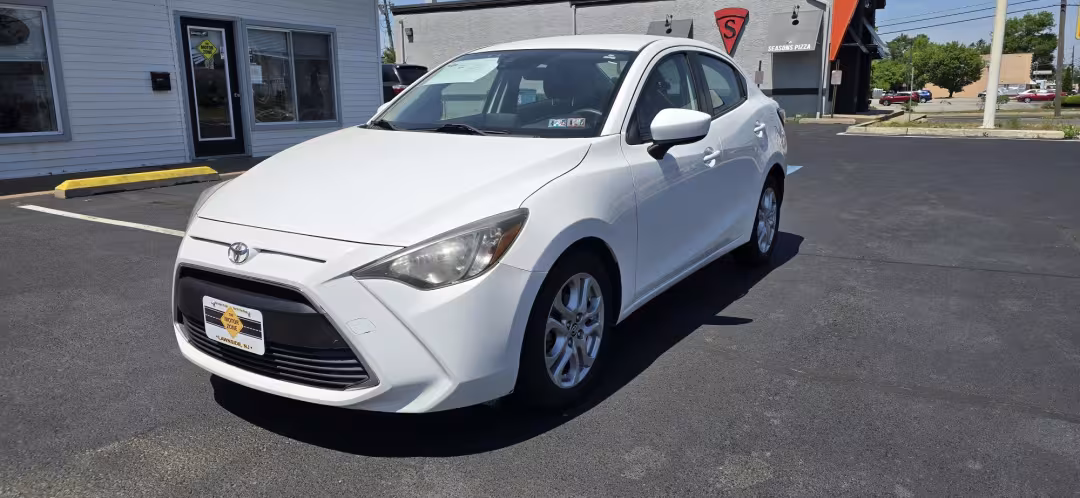2018 Toyota Yaris iA - 3MYDLBYV7JY317304 - Image #1