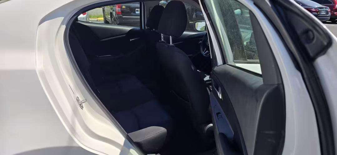 2018 Toyota Yaris iA - 3MYDLBYV7JY317304 - Image #10