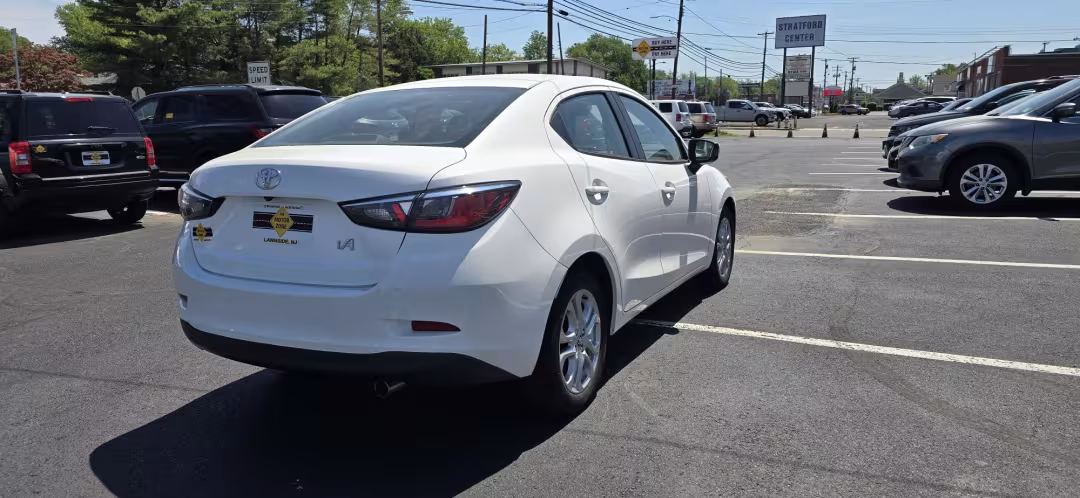 2018 Toyota Yaris iA - 3MYDLBYV7JY317304 - Image #4