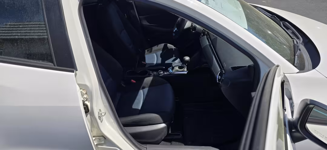 2018 Toyota Yaris iA - 3MYDLBYV7JY317304 - Image #9