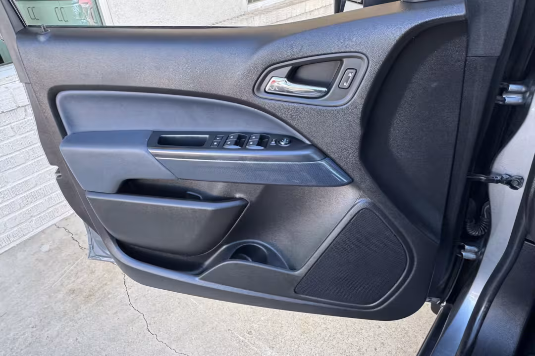 2019 Chevrolet Colorado - 1GCPTDE18K1185748 - Image #12