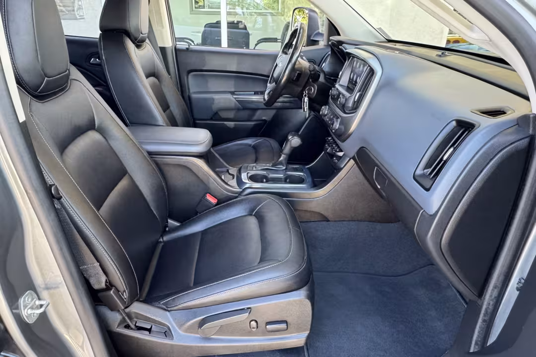 2019 Chevrolet Colorado - 1GCPTDE18K1185748 - Image #24