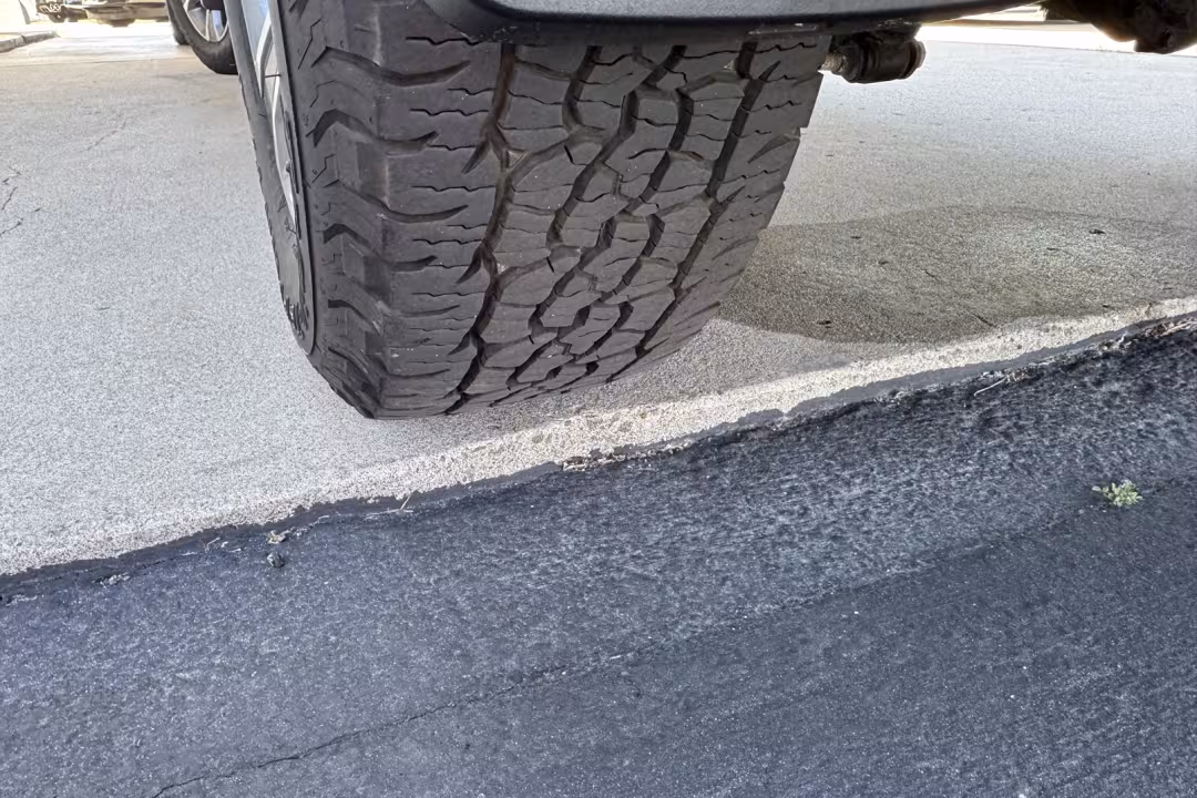 2019 Chevrolet Colorado - 1GCPTDE18K1185748 - Image #25
