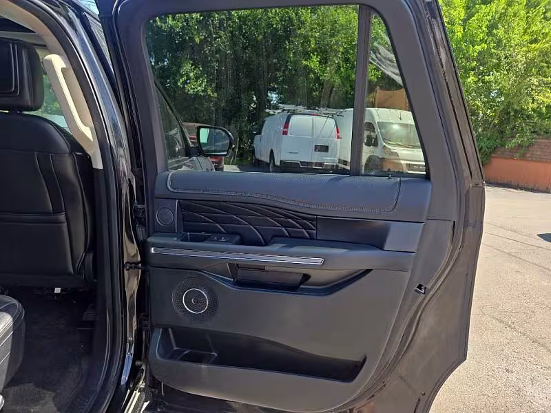 2019 Ford Expedition - 1FMJK1MT9KEA33394 - Image #18