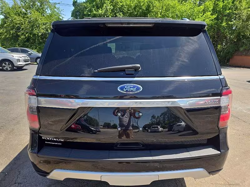 2019 Ford Expedition - 1FMJK1MT9KEA33394 - Image #2