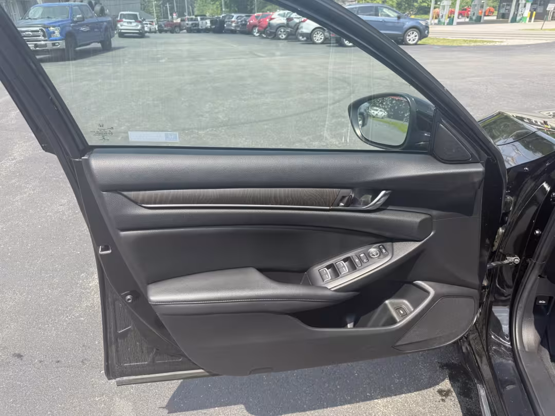 2019 Honda Accord - 1HGCV1F48KA111909 - Image #11