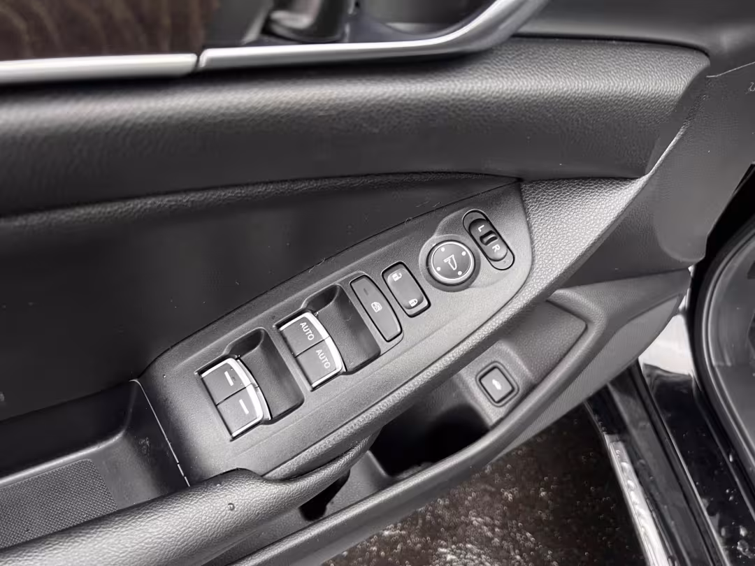 2019 Honda Accord - 1HGCV1F48KA111909 - Image #31