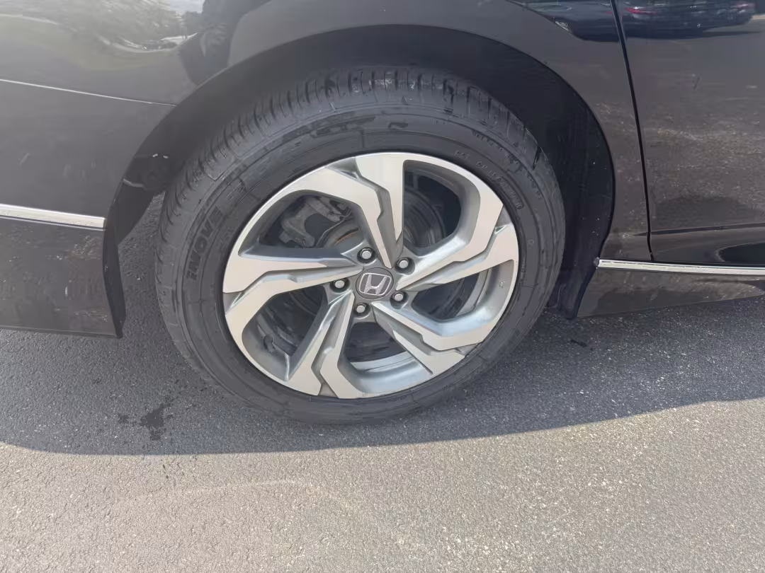 2019 Honda Accord - 1HGCV1F48KA111909 - Image #9
