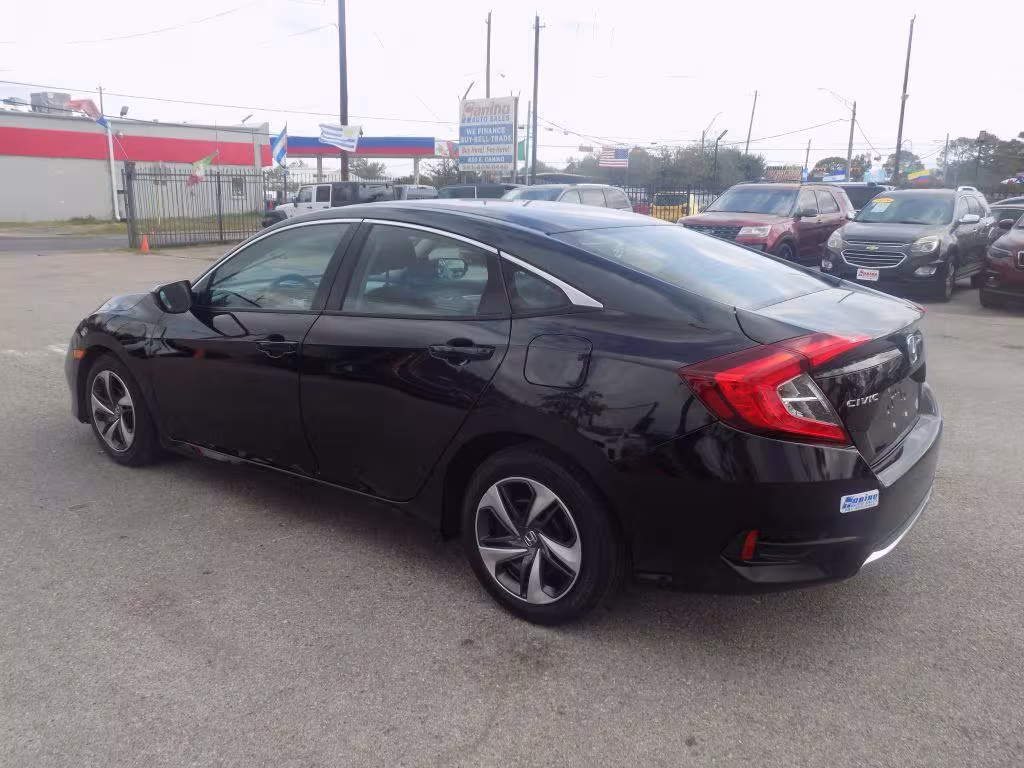 2019 Honda Civic - 19XFC2F67KE040997 - Image #4