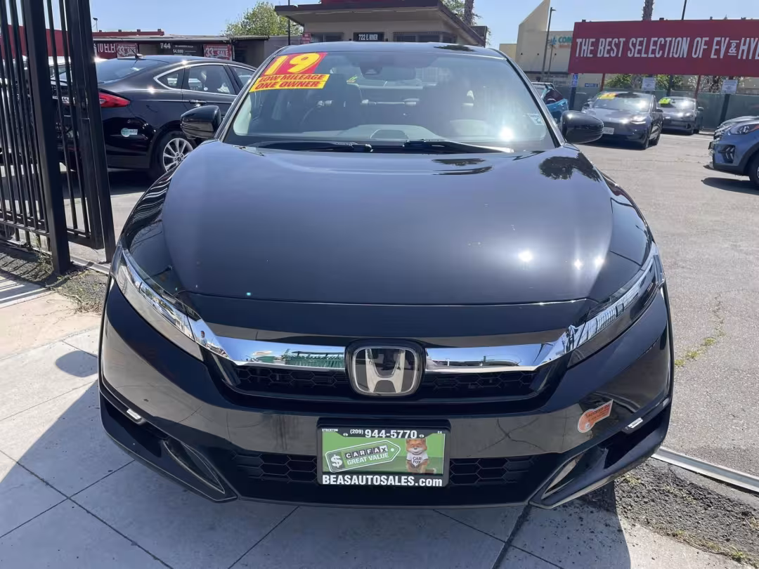 2019 Honda Clarity - JHMZC5F19KC006598 - Image #2