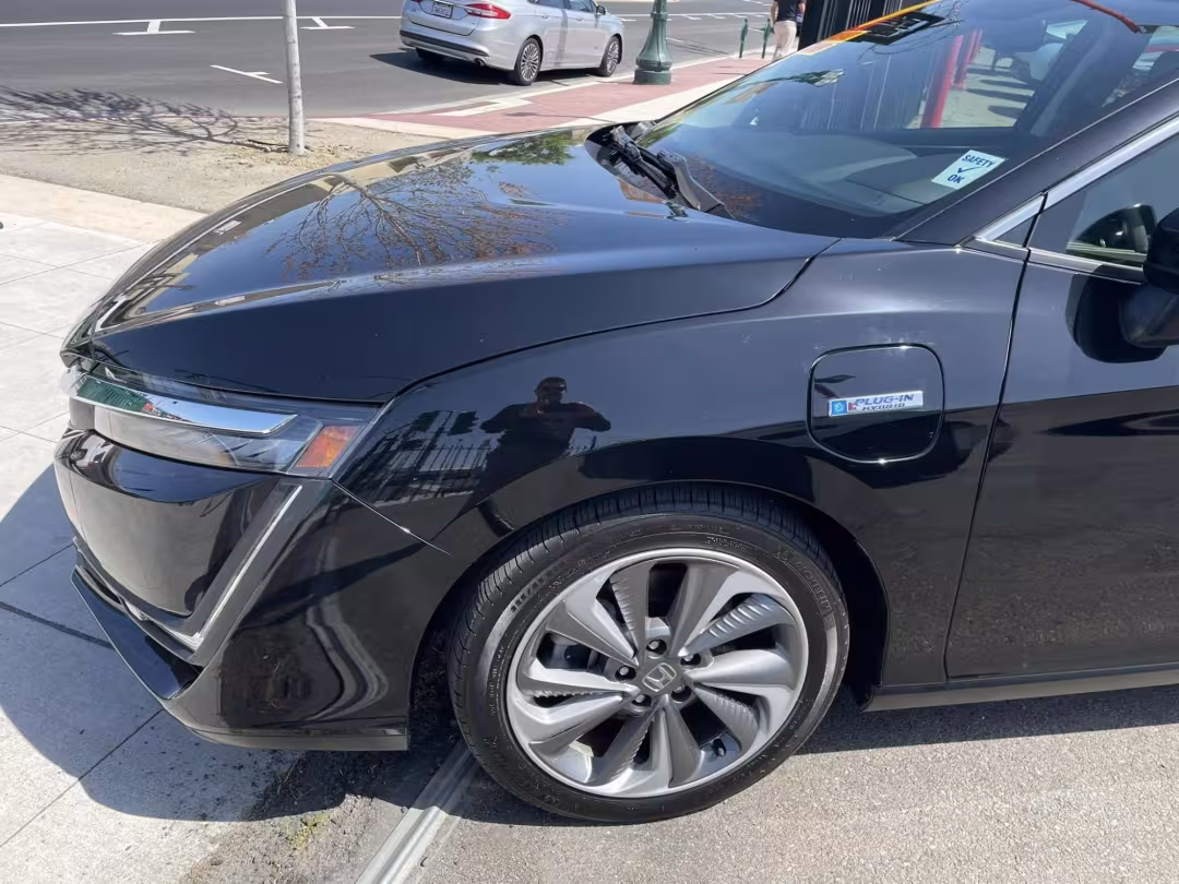 2019 Honda Clarity - JHMZC5F19KC006598 - Image #4