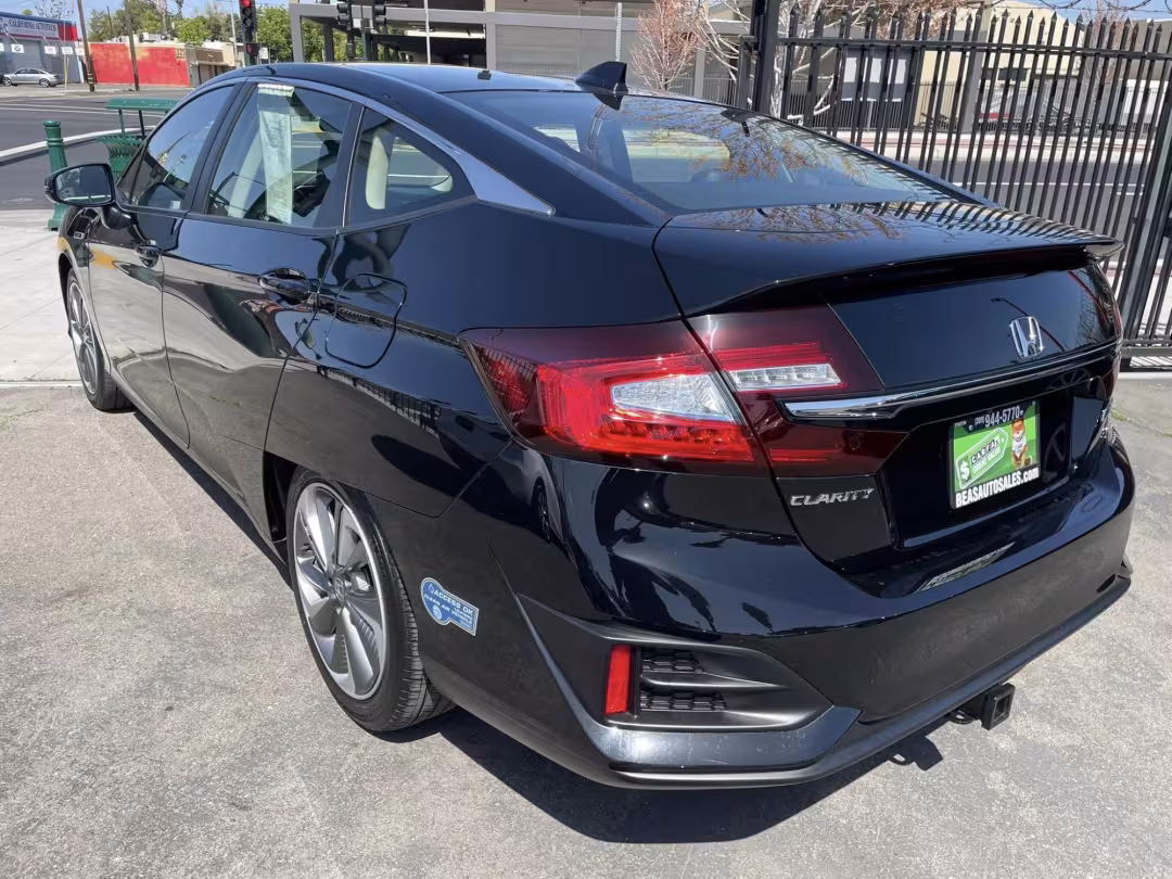 2019 Honda Clarity - JHMZC5F19KC006598 - Image #9