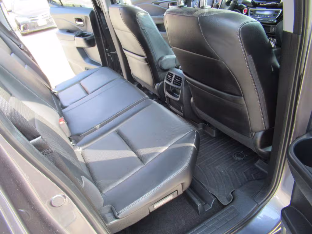 2019 Honda Ridgeline - 5FPYK3F7XKB016656 - Image #14