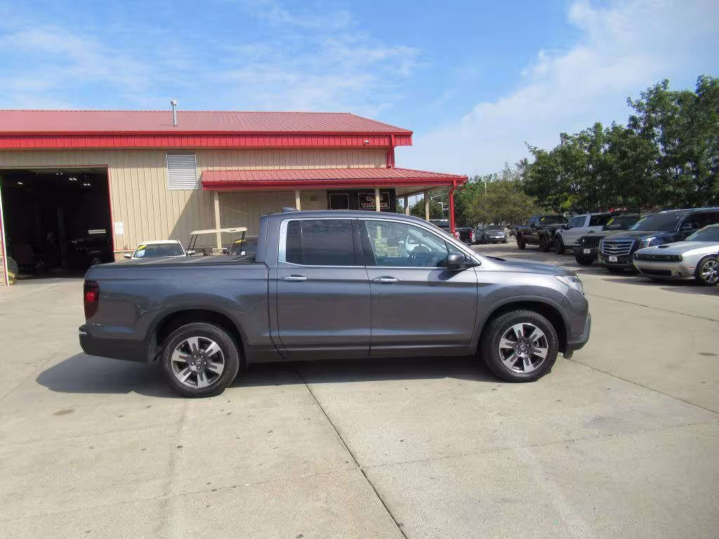2019 Honda Ridgeline - 5FPYK3F7XKB016656 - Image #3