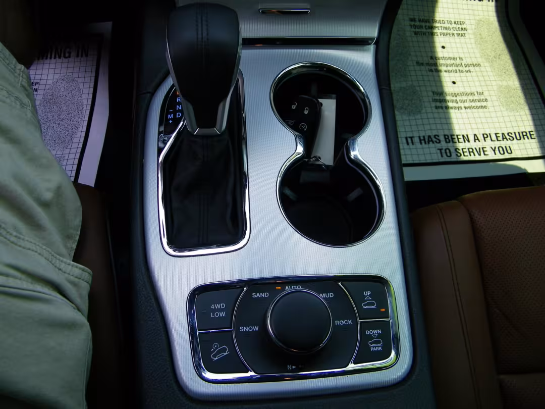 2019 Jeep Grand Cherokee - 1C4RJFJG5KC785572 - Image #23