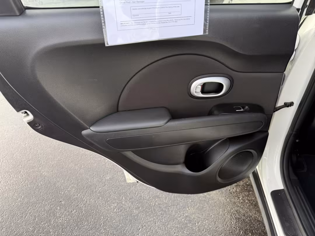 2019 Kia Soul - KNDJN2A20K7674774 - Image #30