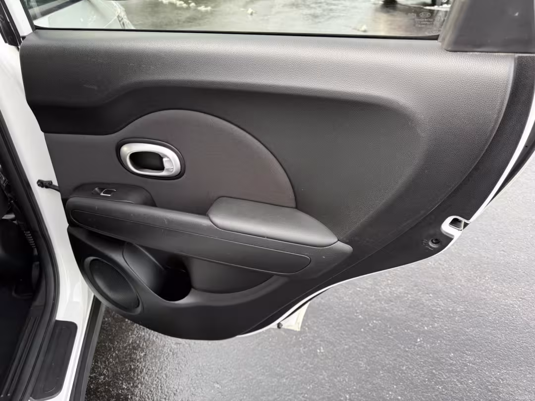 2019 Kia Soul - KNDJN2A20K7674774 - Image #32