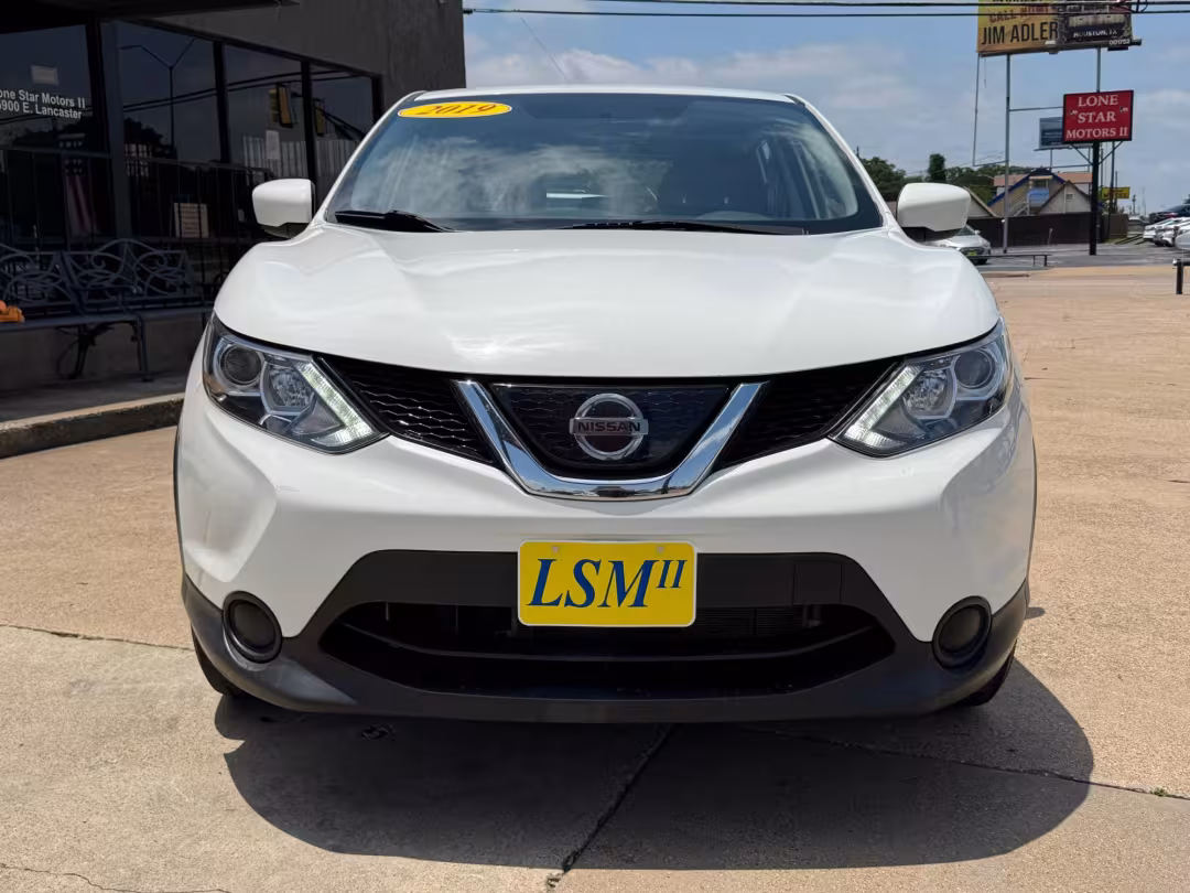 2019 Nissan Rogue Sport - JN1BJ1CR9KW335637 - Image #2