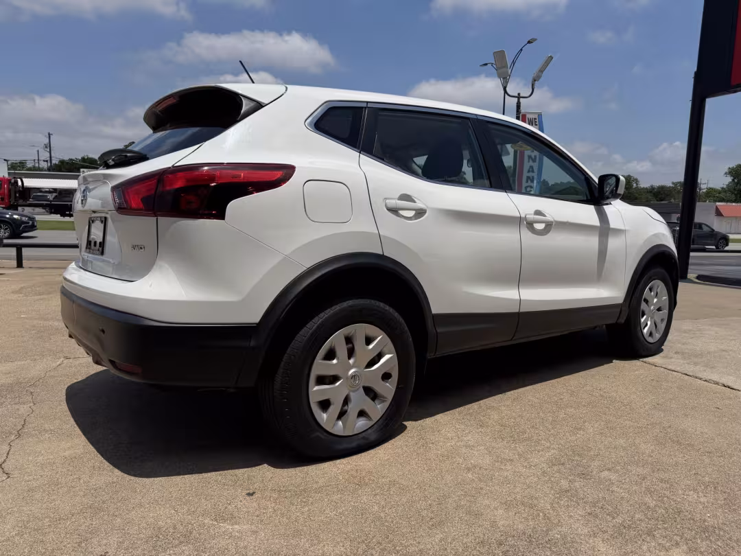 2019 Nissan Rogue Sport - JN1BJ1CR9KW335637 - Image #4