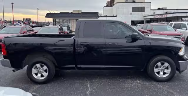 2019 Ram 1500 Classic - 1C6RR6FG8KS686033 - Image #2