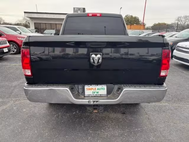2019 Ram 1500 Classic - 1C6RR6FG8KS686033 - Image #4